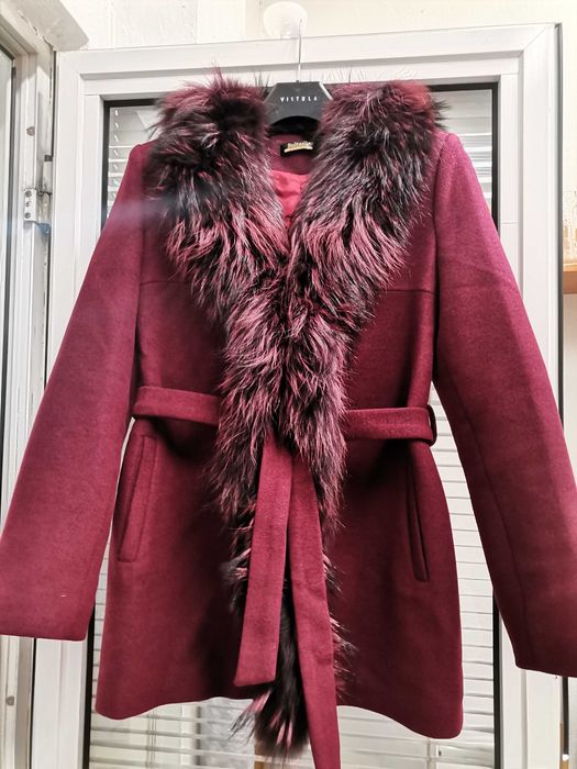 Кашмирено късо палто с яка естествен косъм ново без етикет