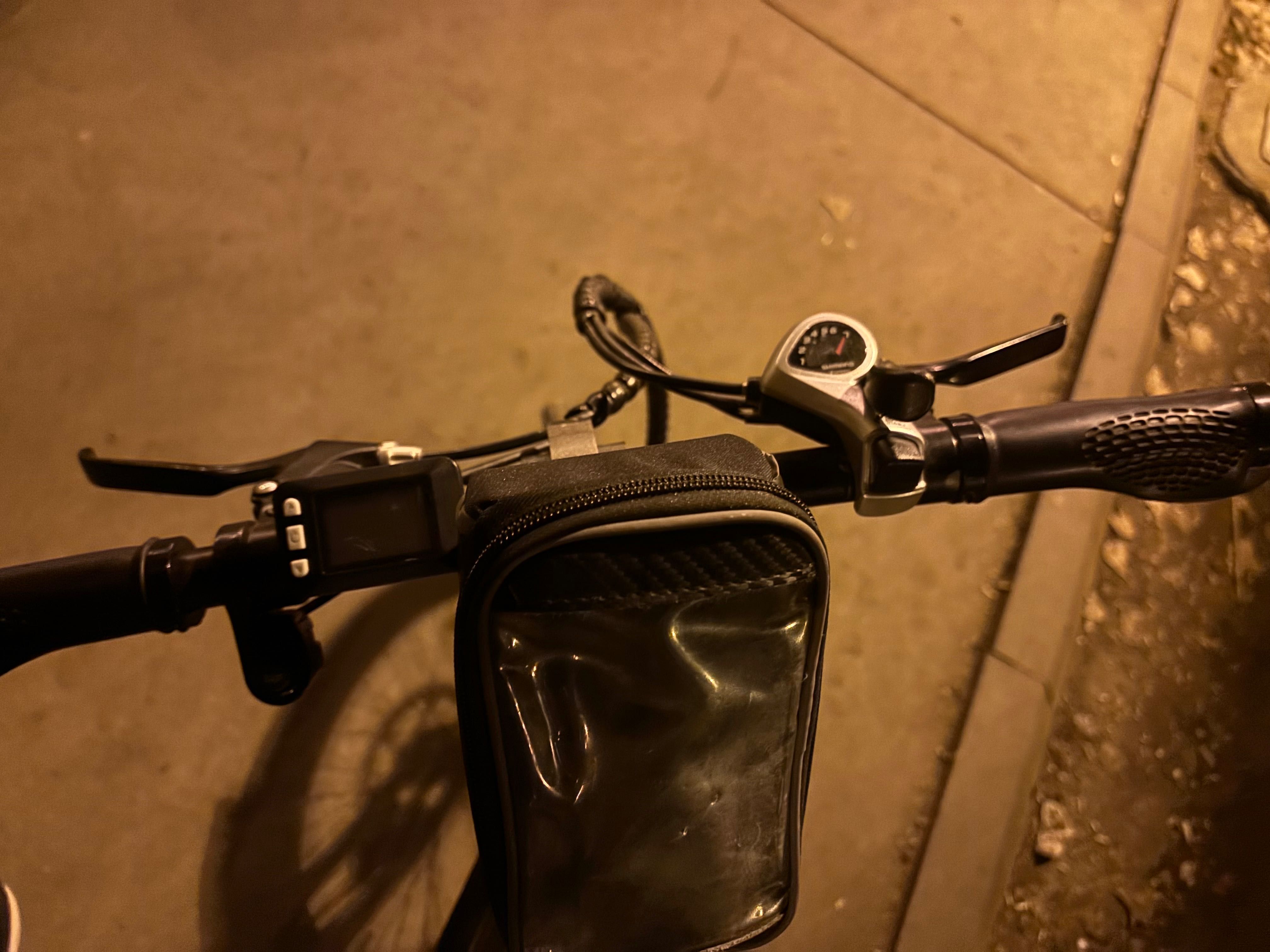 Vând bicicleta electrică pliabilă