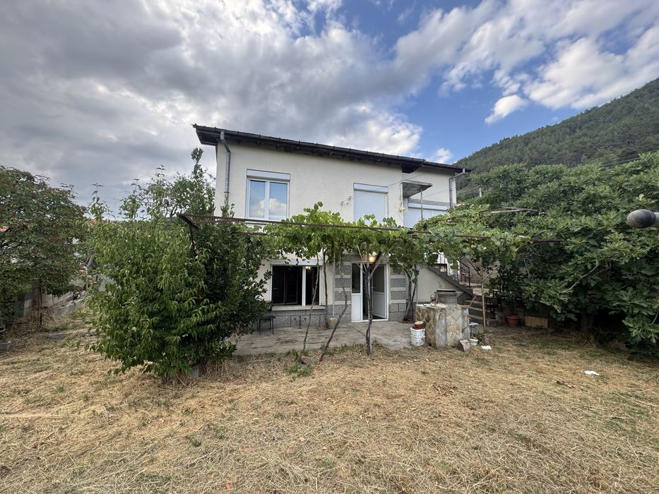 Продава се Къща в с. Горно Изворово, Област Стара Загора - 110 кв.м за 928 €/кв.м - Снимка #1