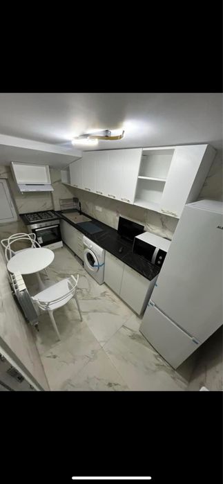 Inchiriez camera privata lux cu baia bucataria comun iasi centru P.F.