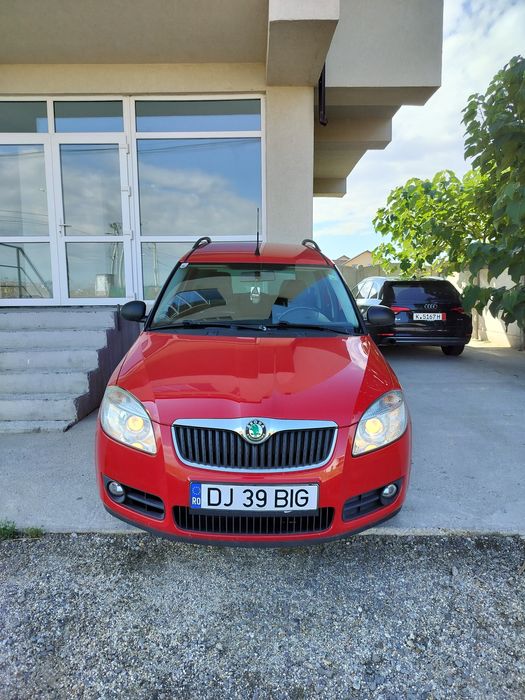 Skoda Roomster / 1.4 / Senz. Parcate / Climatronic / Pilot Auto