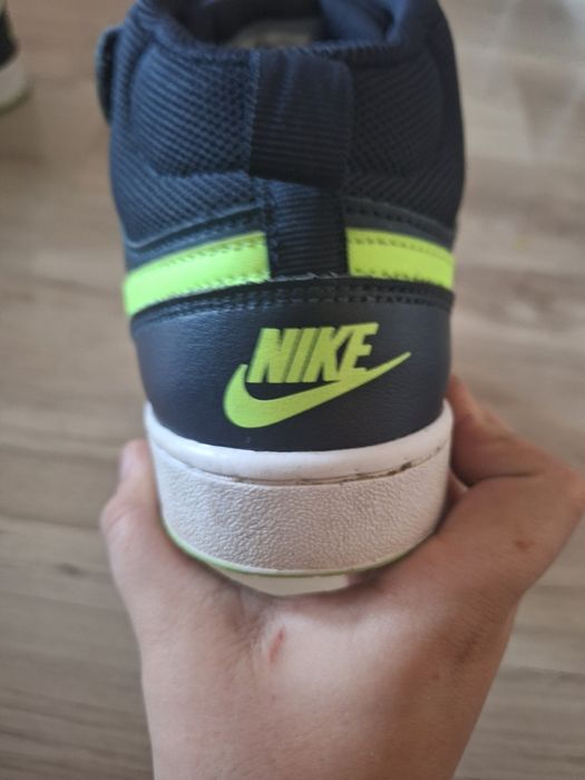 Vând pantofi nike