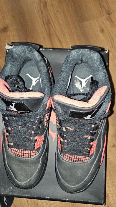 Air Jordan 4 Red Thunder