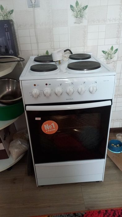 Продаётся электроплита всё работает недорого микрорайон уркер Ильинка
