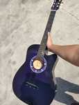 Gitara  gilofi bor rangi soiyoxrang