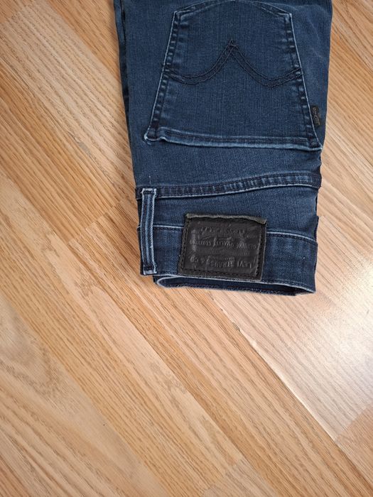 Blugi fără niciun defect
