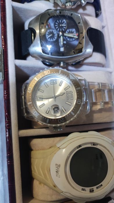 Cutie piele noua depozitare ceasuri cu tot cu ceasuri