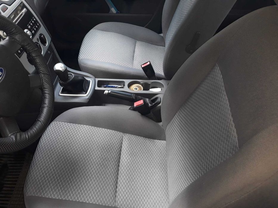 Ford focus 2 (2005)
