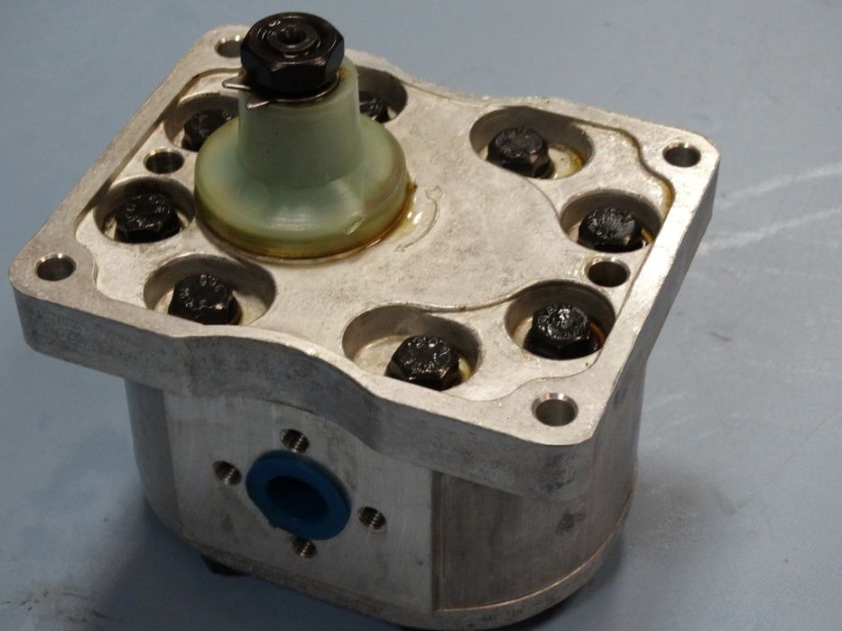 Хидравлична помпа C43X