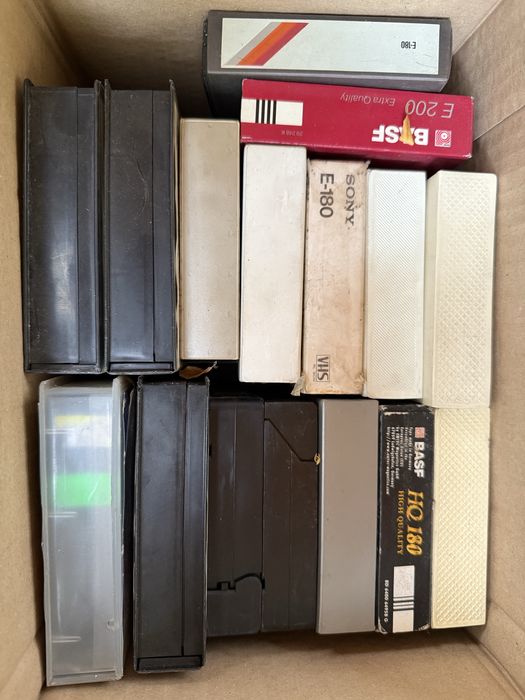 Кашони с видеокасети