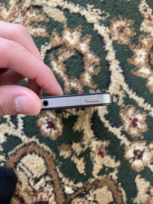 Iphone 4s в идеальном состоянии торг есть