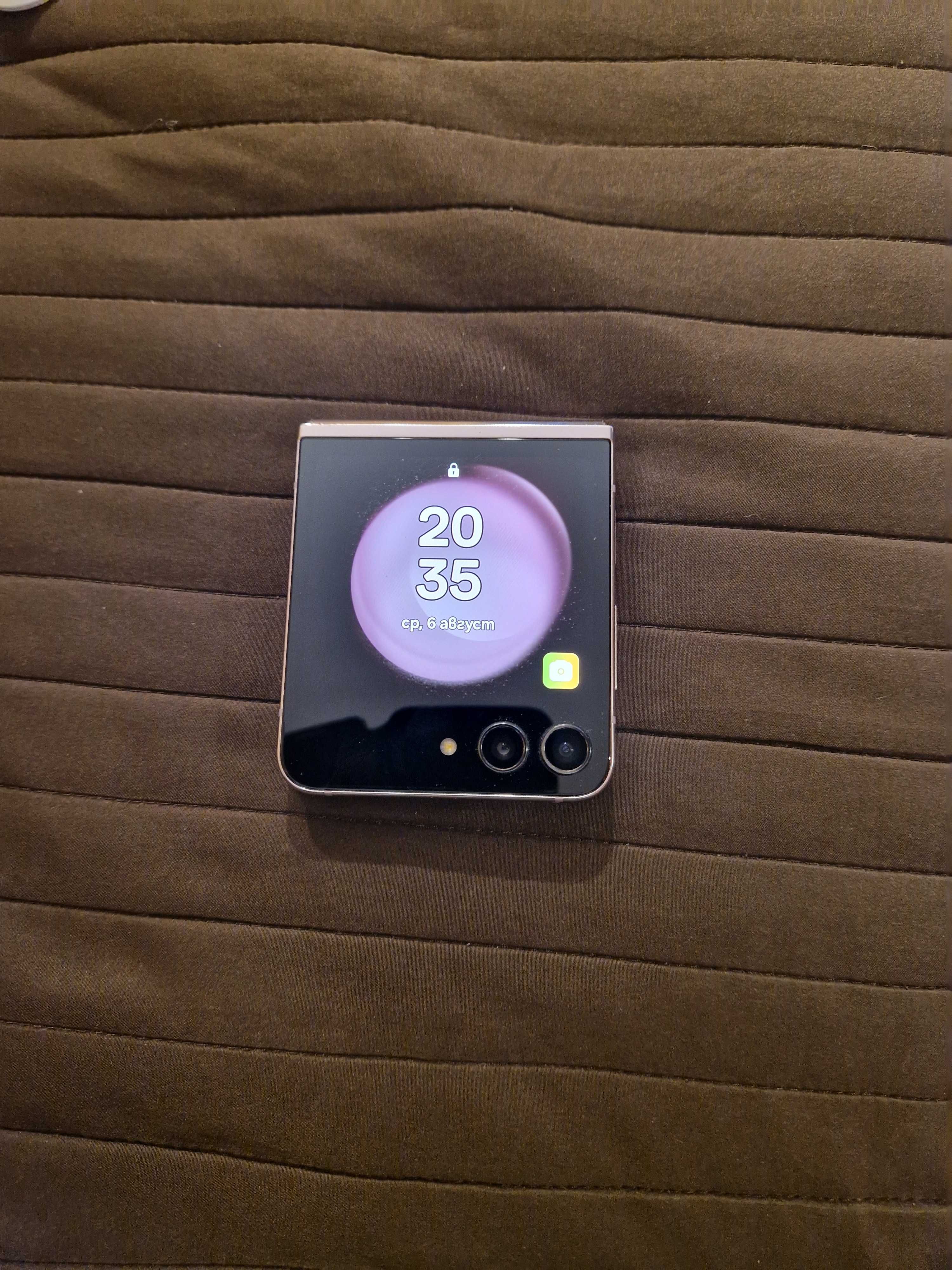 Samsung Galaxy Z Flip 5, 512 MB - 650 лв.