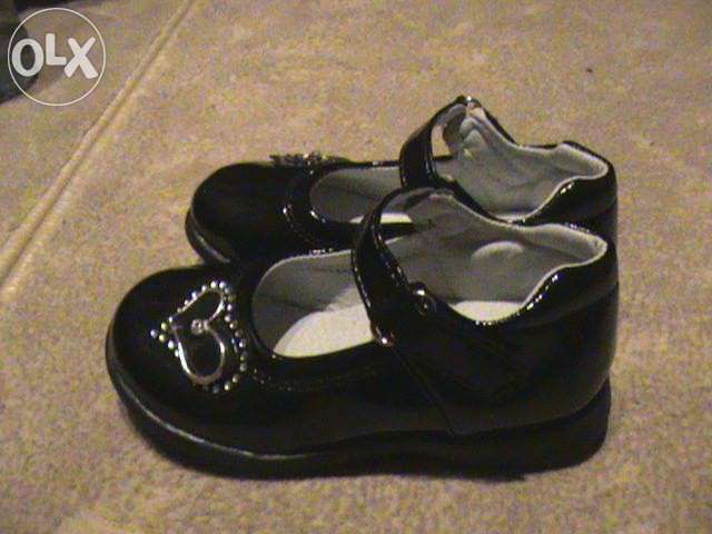pantofi fetite, piele lacuita, culoare neagra