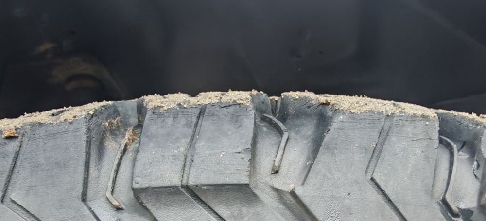 Продавам джанти 5х114 с гуми BF Goodrich 235/75/15
Цена: 900лв ЛС или