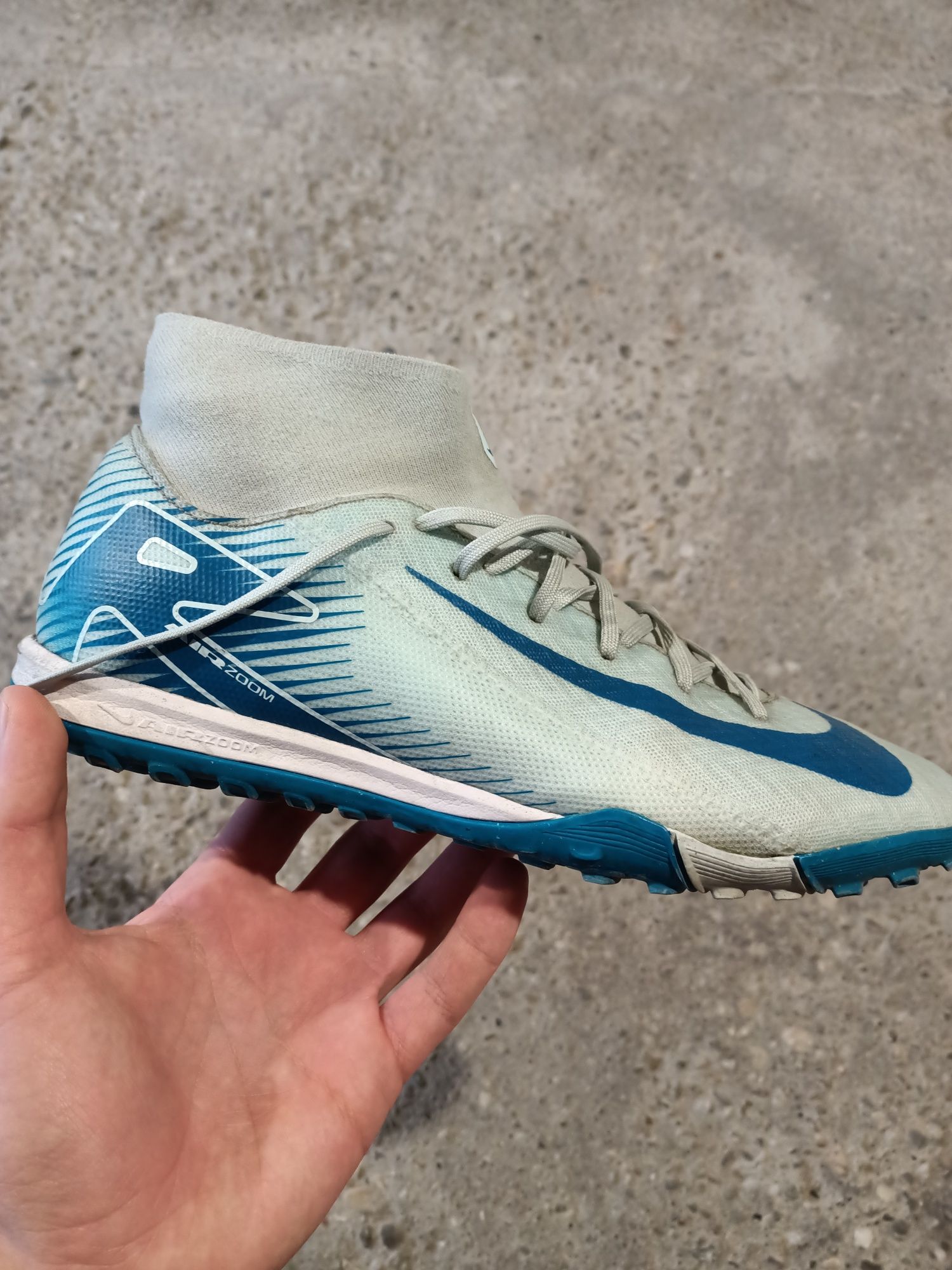 vând ghete Nike sintetic