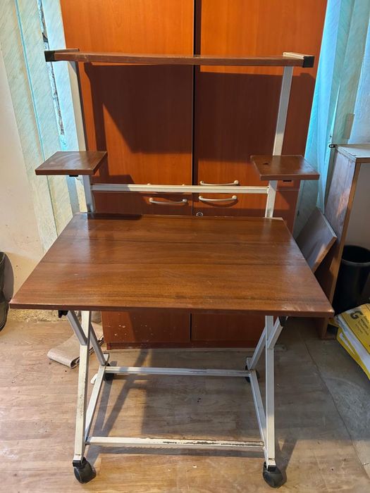 продается компьютерный стол