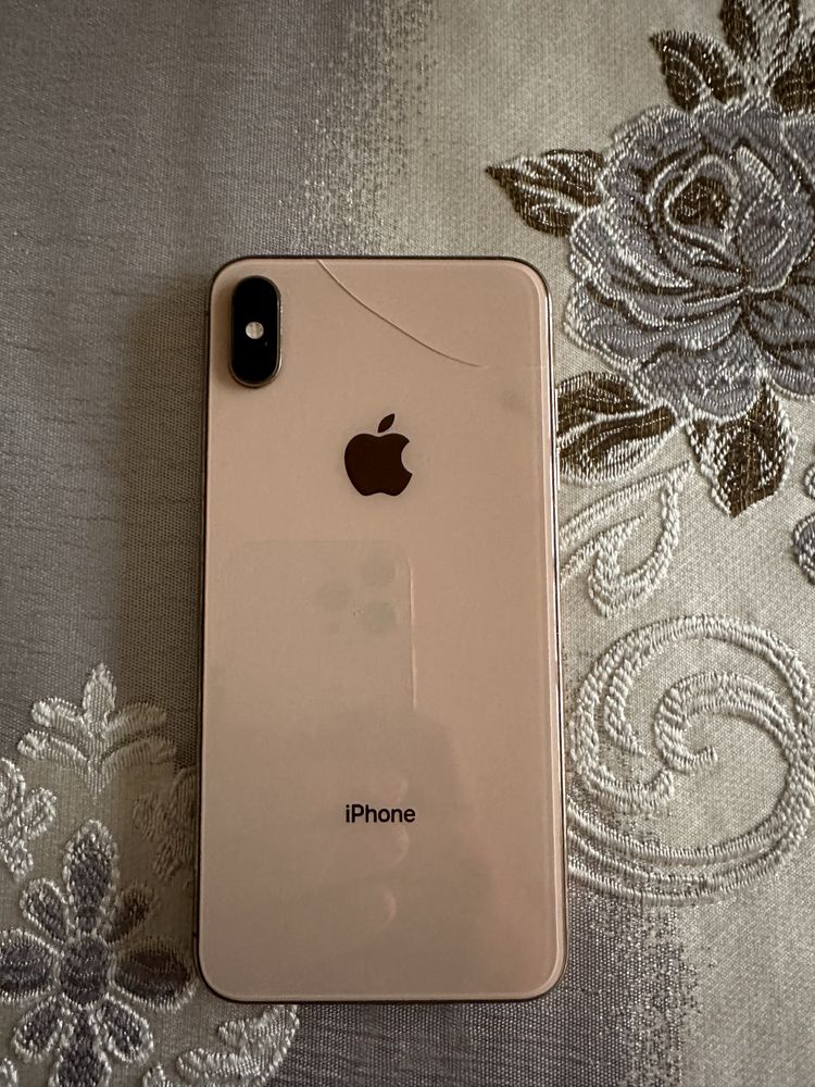 Iphone xs max gold