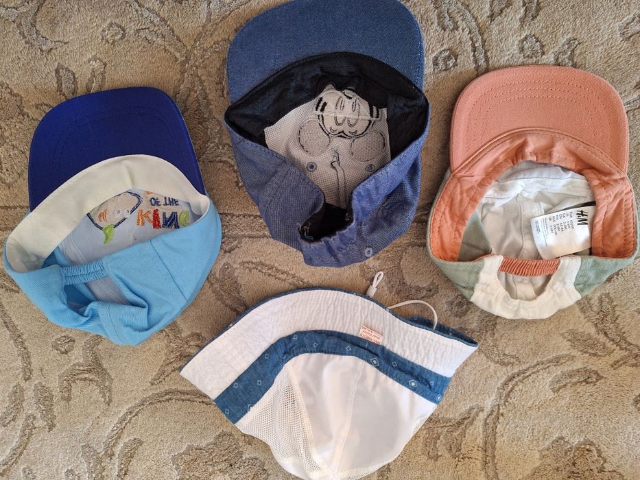 3 șepci și o pălărie marimea 44-46 cm