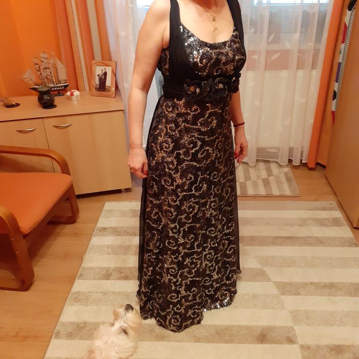 Rochiță mr 38 din dantelă cu paiete