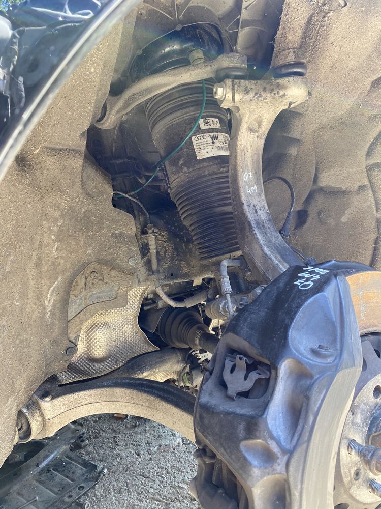 Fuzetă, basculă , planetară, pernă, etrier ,dreapta față  Audi Q7 4M