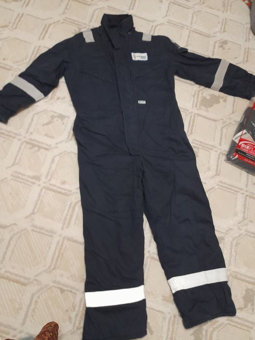 Спец одежда для работы.