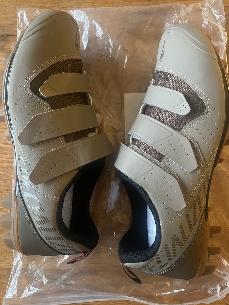 Pantofi sport Cycling Specialized masura 42