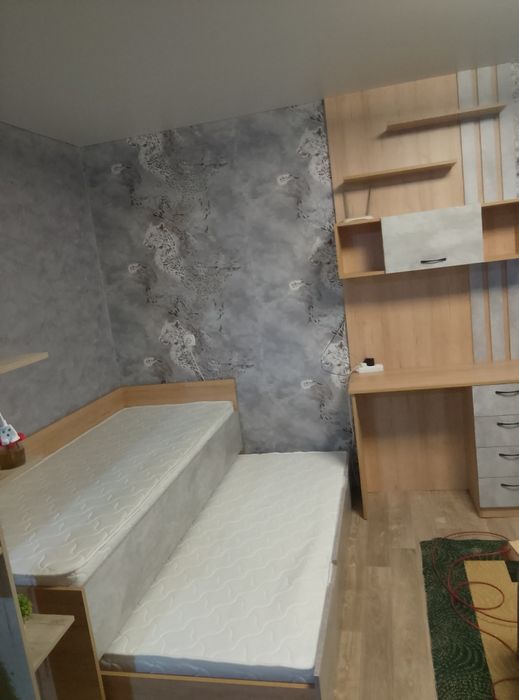 Детская кровать ,с матрасами