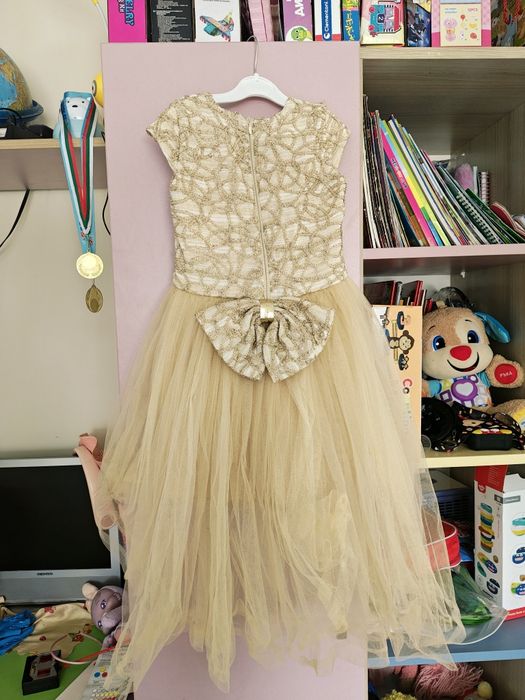 Рокли от 2 до 6 г запазени