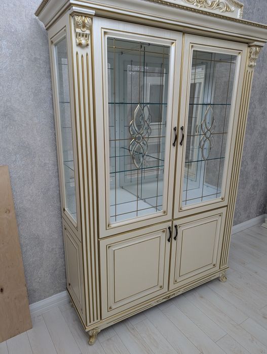 Сервант белый хороший