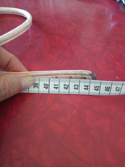 нежен бледорозов нагръдник с камъчета