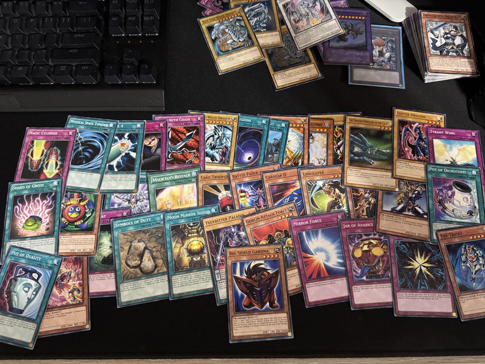 Yu-gi-oh оригинални класически карти