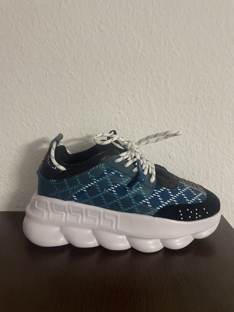 Versace chain reaction black/white/blue