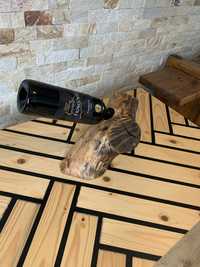 Стойки за вино и дървен полюлей