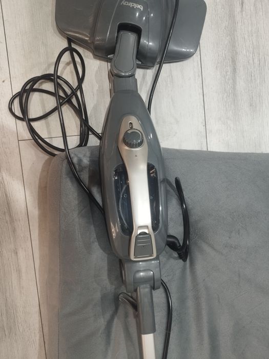 Vând aspirator cu aburi