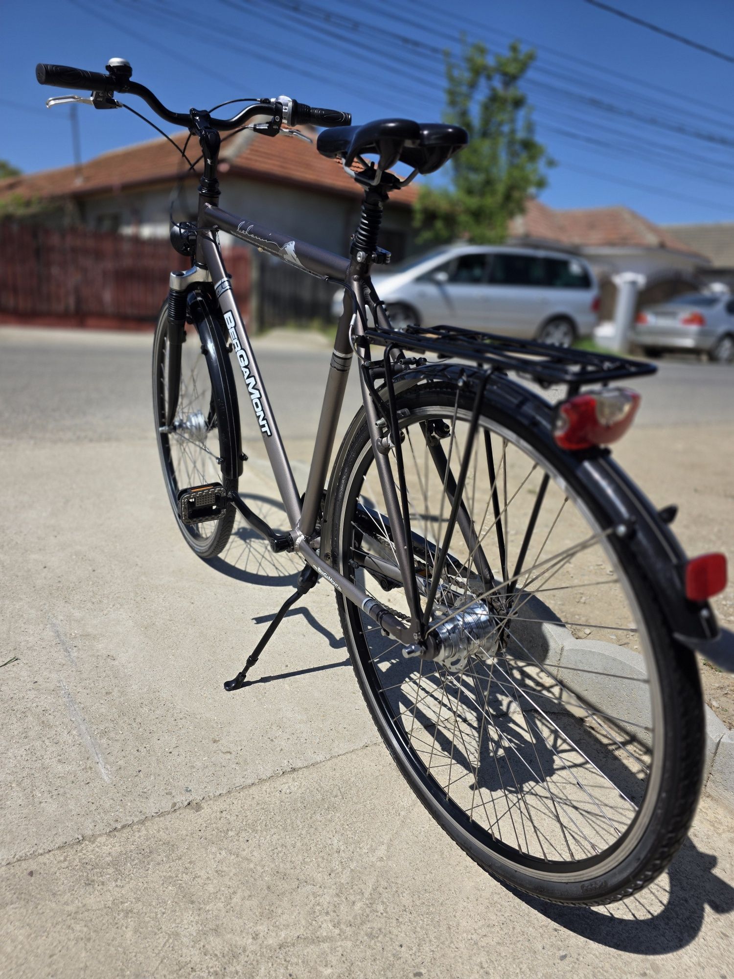 Bicicleta 28 inch dinam in butuc (citește anuntul)