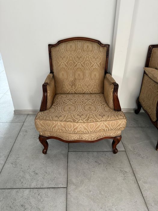 Диван и два кресла