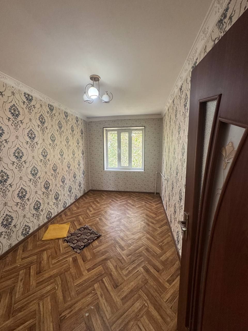 Срочно Продается 3 ком.. квартира Микрарайон