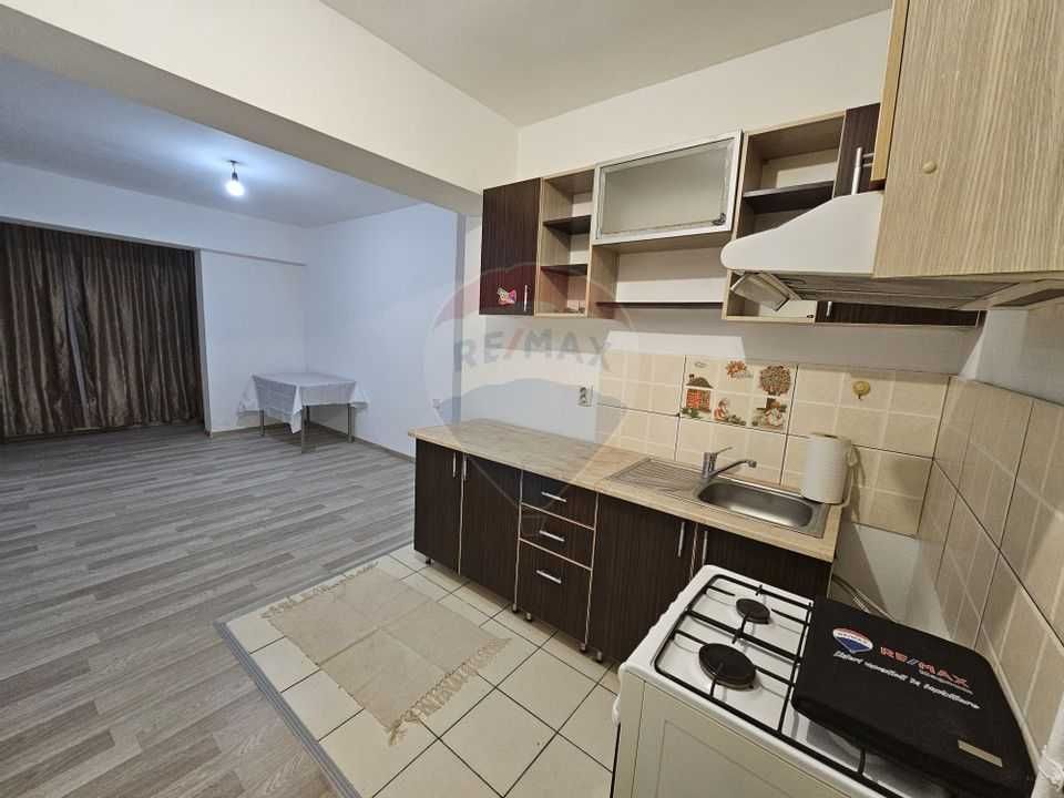 Apartament 2 camere parter- intrare privata cu bariera+ loc parcare!