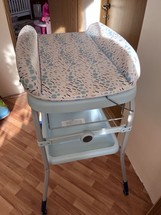 Vand cadita Chicco cu suport de infasat in stare foarte buna