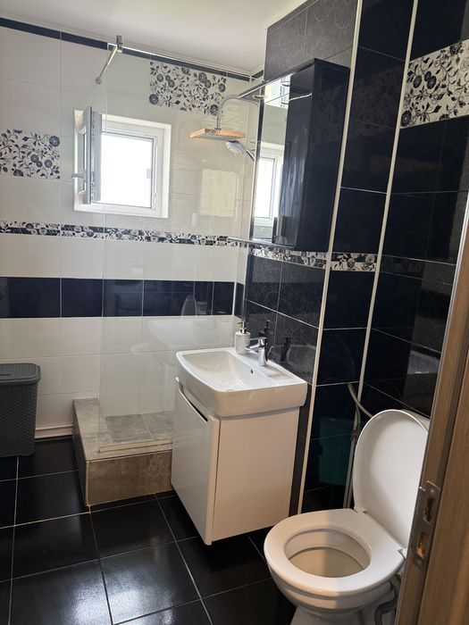 Inchiriez apartament 3 camere Mioveni