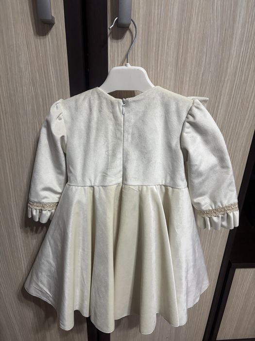 Vând hăinuțe fetiță