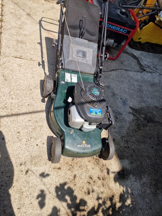 Masina de tuns Briggs  si Honda