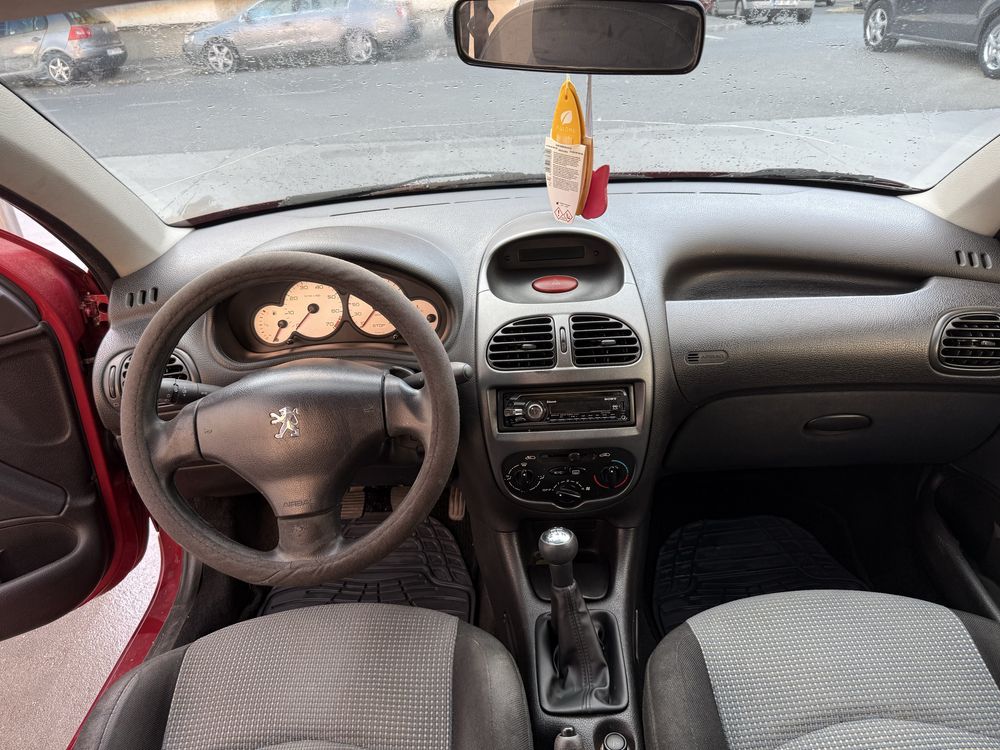 Peugeot 206 hatchback