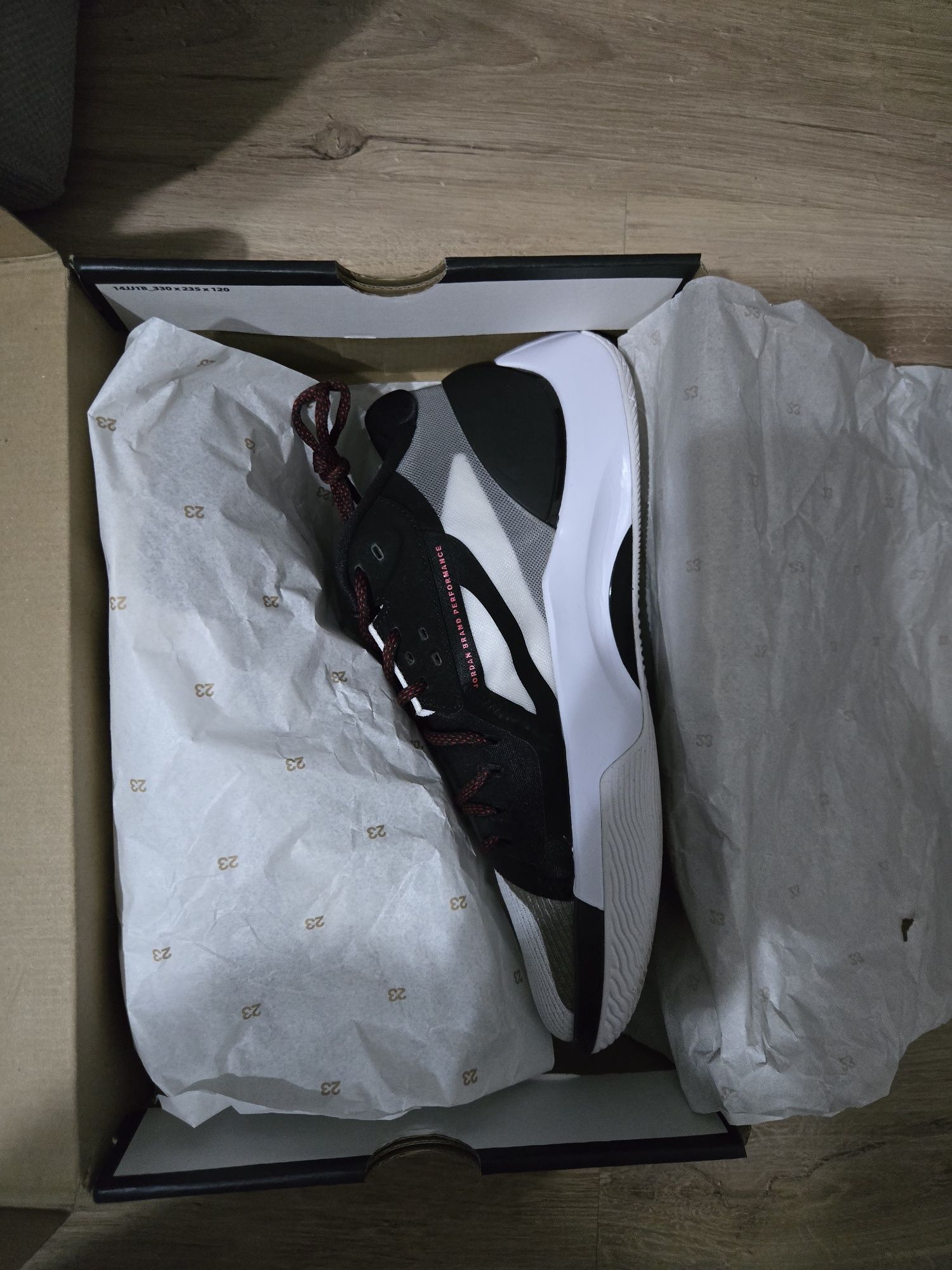 Adidași Jordan Zoom Separate