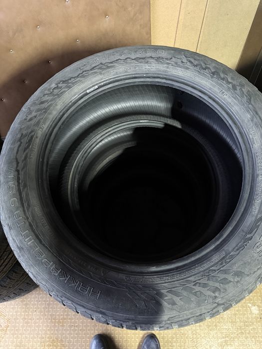 Продаю зимние резины на 285.50 R20