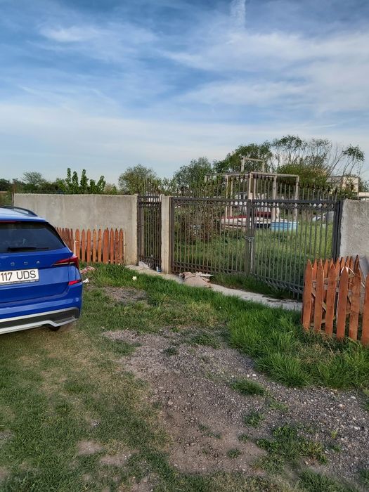 Vând 2loturi de 450m2 la ieșirea din Berceni lângă lac