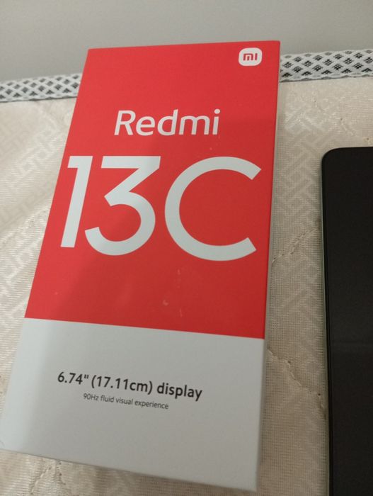 Redmi 13C Оперативная память 8 гб.Внутренная память 250гб нов ьелефон