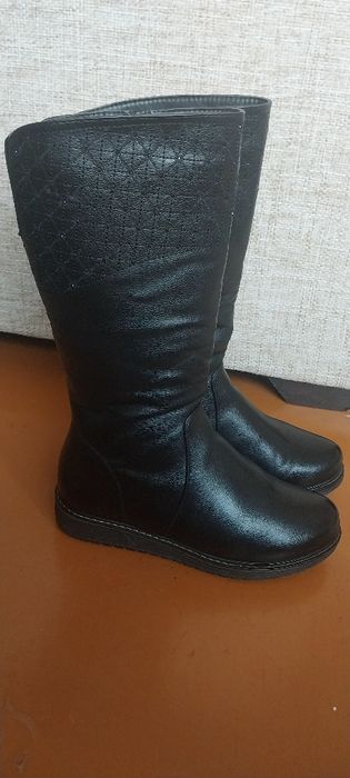 Зимние кожаные мягкие лёгкие сапожки