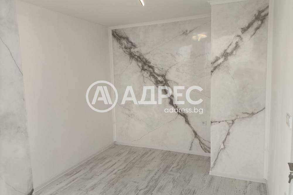 Апартамент след основен ремонт в централната част на града!