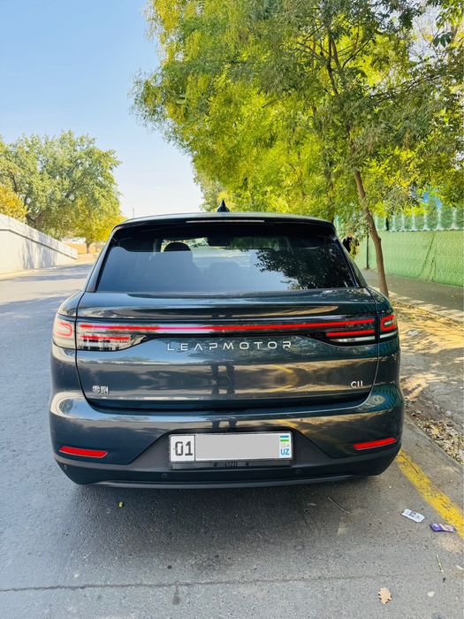 Leap motor c11 hybrid 2024 yil 15.000 km yurgan